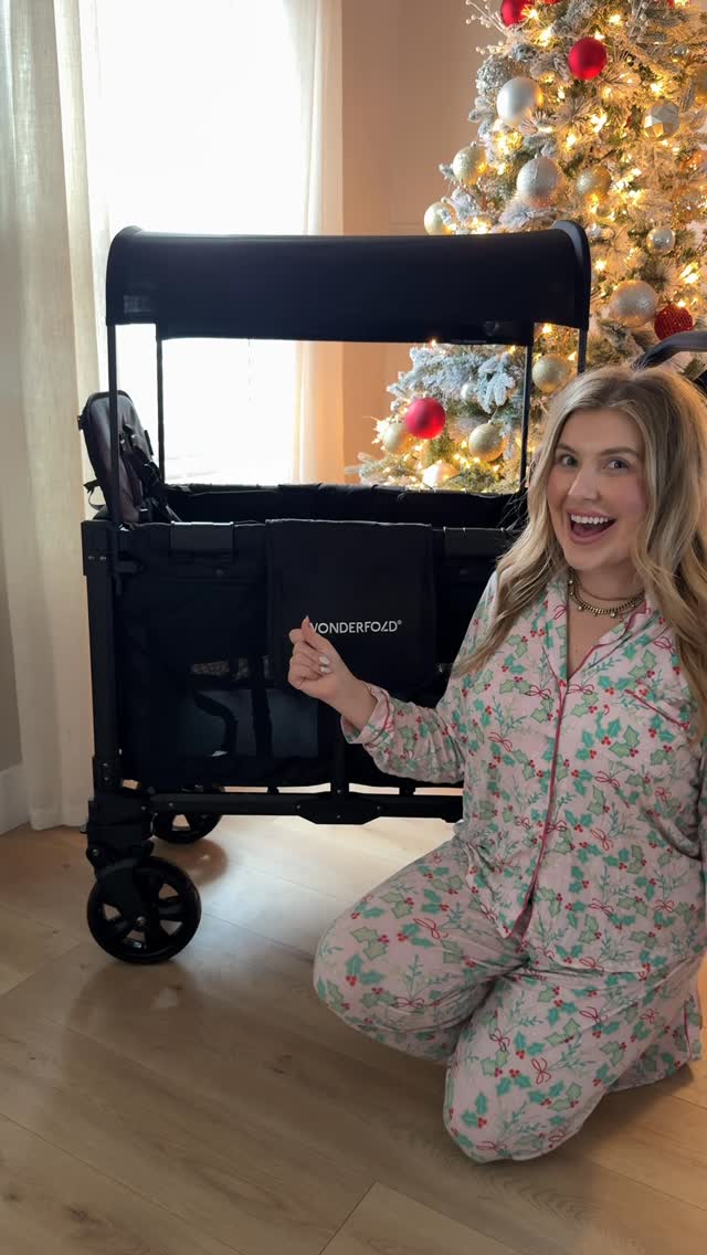 Instagram post by @sadieramseyy for WonderFold. Caption reads: Early access to Wonderfold’s Black Friday sale is....