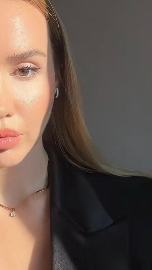 Instagram post by @kardelenakbay for PAUL VALENTINE. Caption reads: Who else feels nakd without jewelry?....