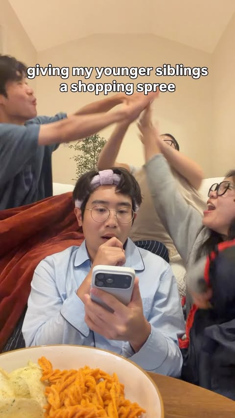 Instagram post by @rjsiu for Venmo. Caption reads: [...] I’m ever giving my siblings. Thank you....