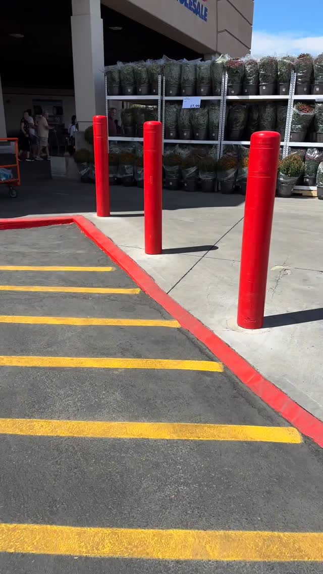 Instagram post by @costcoinsider for Orgain. Caption reads: 🔆FREE🔆 Shake Giveaway for the first 200....