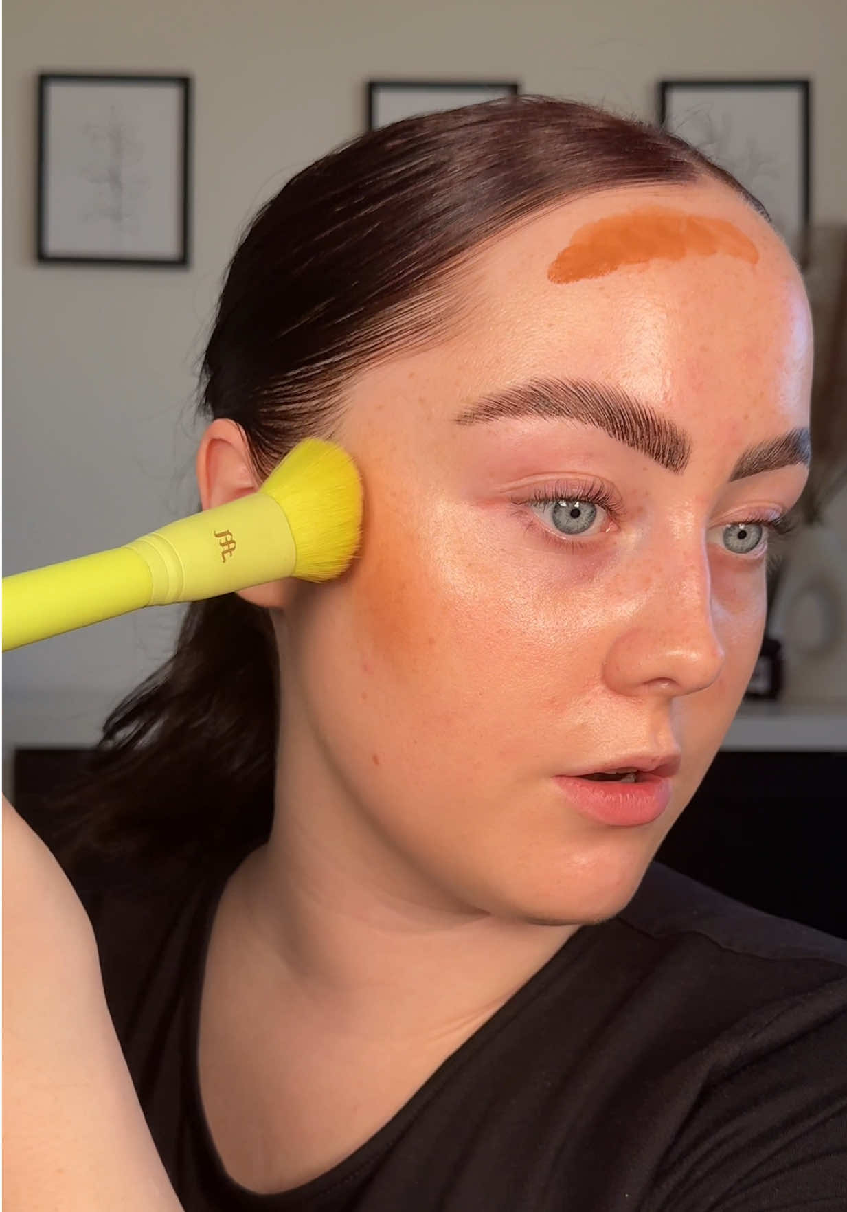 TikTok post by @errinfettermua for MADE BY MITCHELL. Caption reads: How to use made by Mitchell curve case! [...].