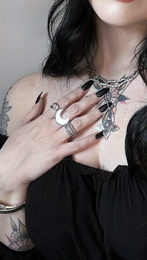 Instagram post by @shaunacuttss for Ethnasia Jewelry. Caption reads: @ethnasia_jewelry 🫶🏻

#gifted.