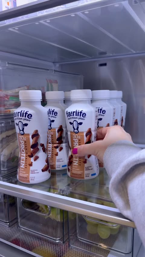 Instagram post by @organizewithrosie for Safe Catch. Caption reads: [...] 🙌🏻 always happy when I can grab....