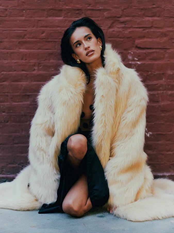 Instagram post by @amaliestar for Source Unknown. Caption reads: [...] 
Hair @makeupbymelinawolff 
Jacket....