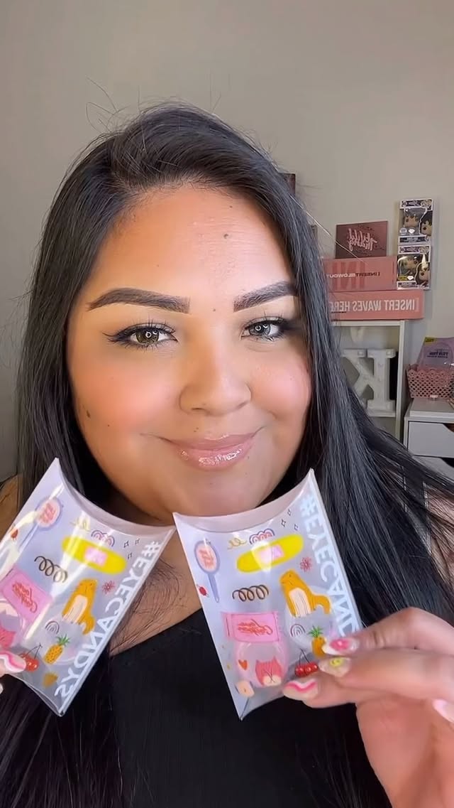 Instagram post by @anakarenbeautyy for Eyecandys. Caption reads: [...] want some colored contacts? Then....