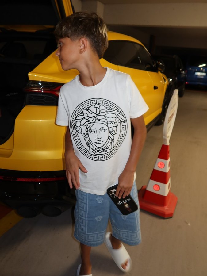 Instagram post by @eusuntselimthekid for Mobilfox. Caption reads: 🔥 Folositi codul SELIM pe @mobilfox_ro 🔥 70%....