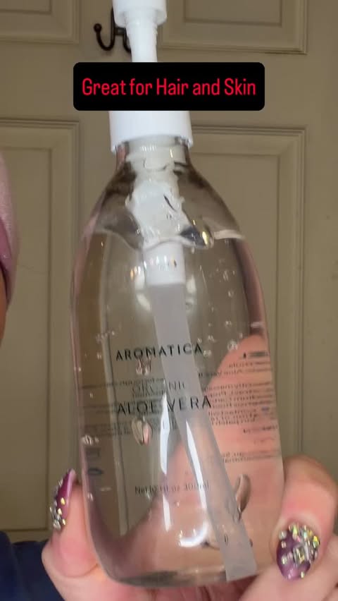 Instagram post by @angelcitro for AROMATICA. Caption reads: This is Aromatica Organic Aloe Vera Gel from [...].