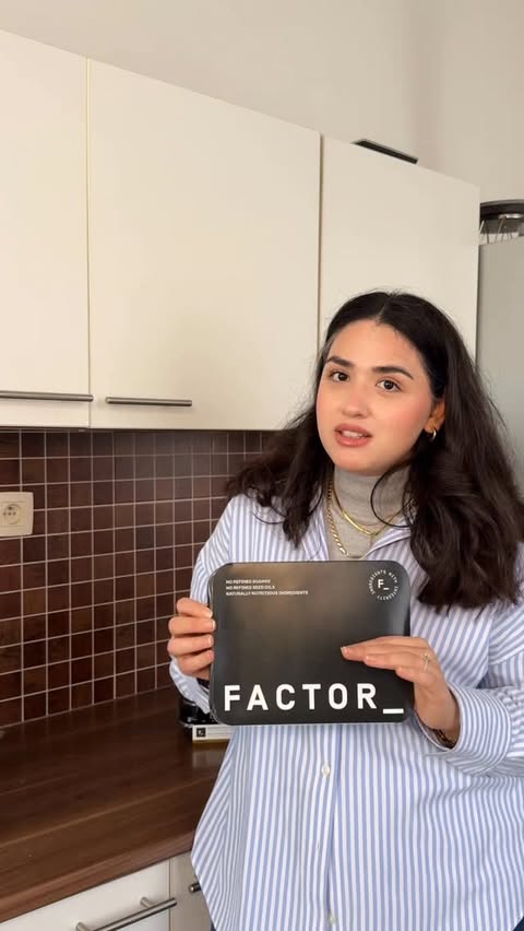 Instagram post by @nunuizm for Factor_. Caption reads: busy girl essentials 🩶
Factor → €4.99 with my....