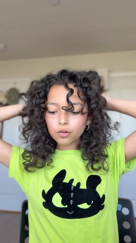 Instagram post by @audrinammiranda for Bounce Curl. Caption reads: [...] products: AUDRINAMMIRANDA10 @bouncecurl....