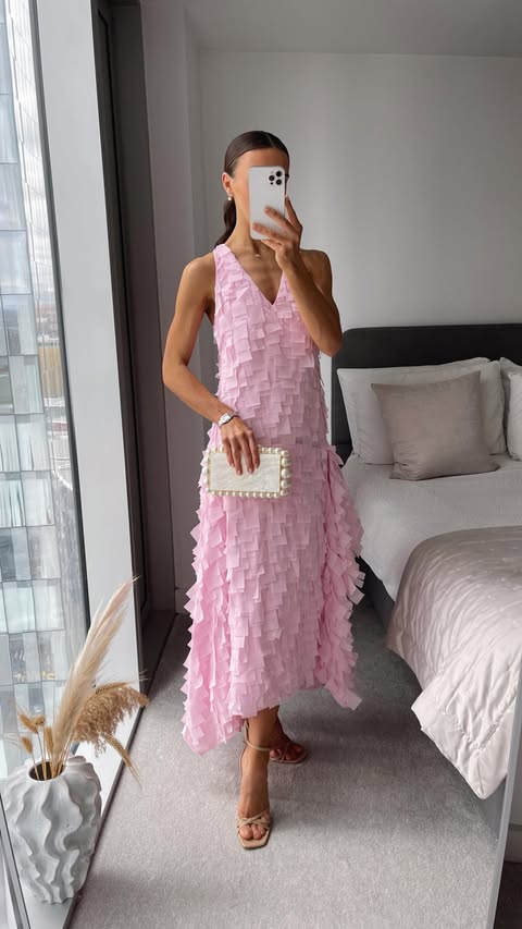 Instagram post by an influencer for ASOS. Caption reads: [...] all too good & all from @asos 🥺 linking....