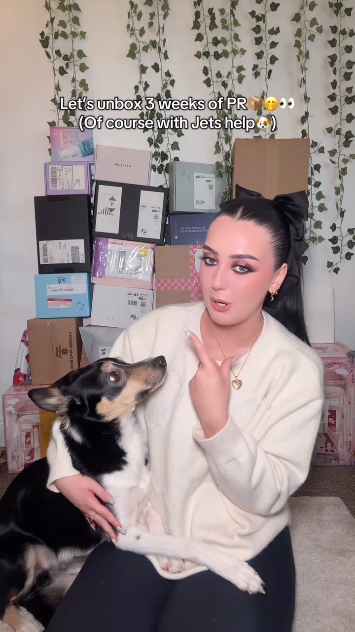 Instagram post by @chantellefen for Marc Jacobs Fragrances. Caption reads: Our first pr unboxing without the....