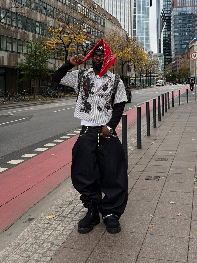 Instagram post by @ghost_outfit__ for Thesupermade. Caption reads: [...] tense into present tense!!

Shirt....