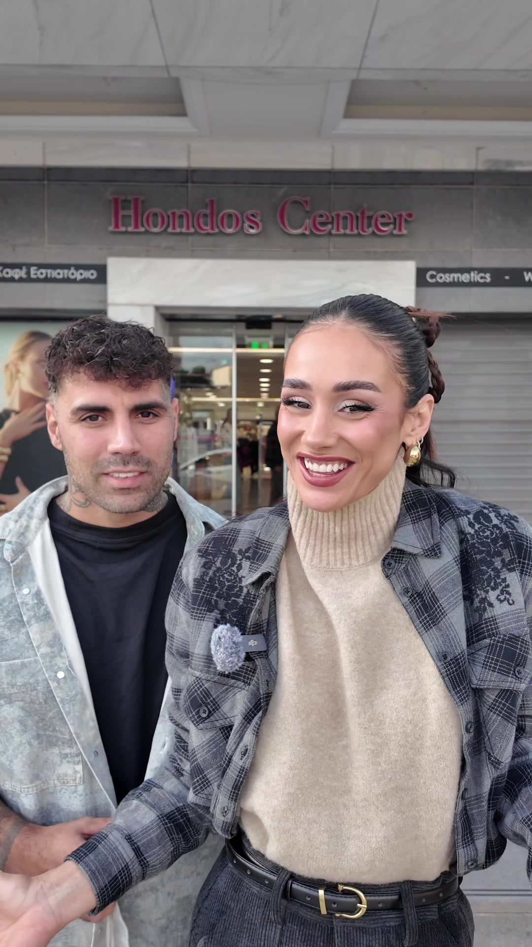 TikTok post by @elninatil for Redken. Caption reads: #ad Black Friday mode: ON 🖤 Παίζουμε το παιχνίδι....