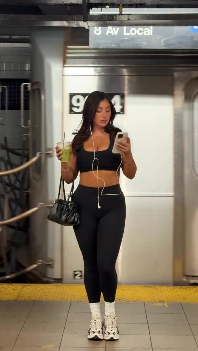 Instagram post by @livrah for Elite Eleven Sporting. Caption reads: Sorry if I made eye contact with you on the subway....