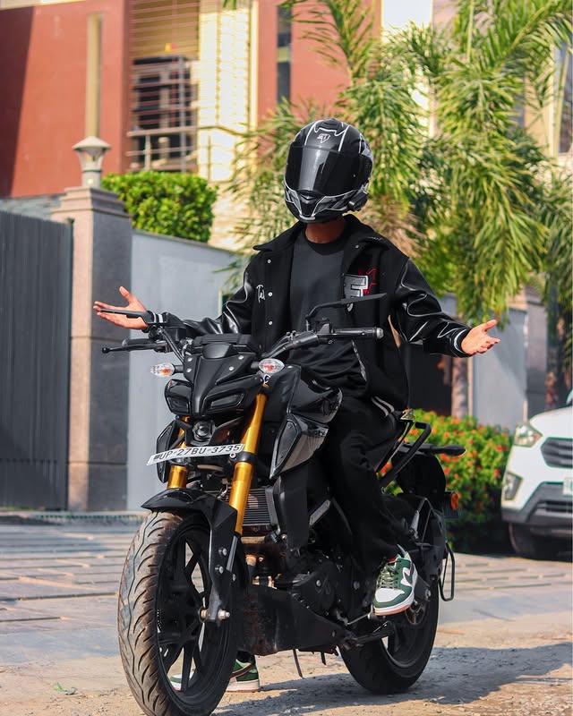 Instagram post by @talib.styling for Fugazee. Caption reads: [...] Clean Kicks, Loud Engine 🔥
.
Jacket....