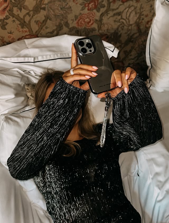 Instagram post by @klaraasworld for idealofsweden. Caption reads: [...] + 15% extra with code 🌟CBORO🌟 at....