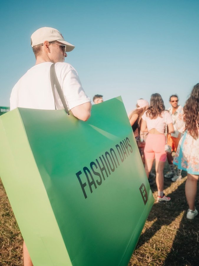 Instagram post by @beachplease for Fashion Days. Caption reads: Your order has arrived at #BeachPlease 😍.