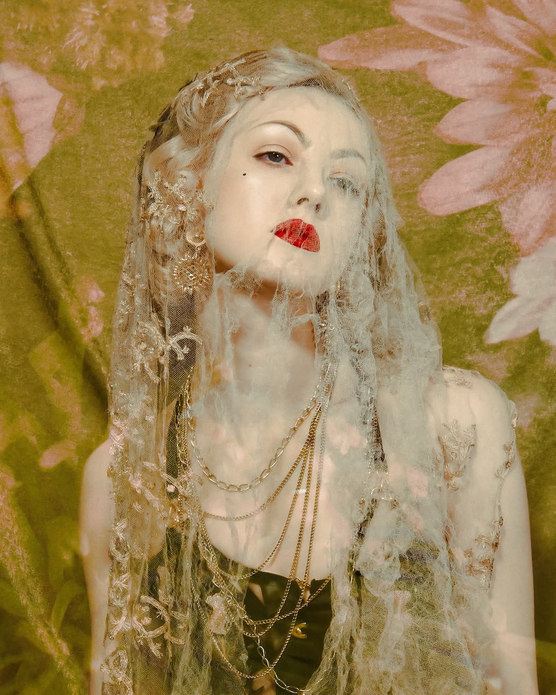 Instagram post by @hannnasofiaa for Thistle and Spire. Caption reads: Unraveling 
.
.
.
Nothing brings me out of a....