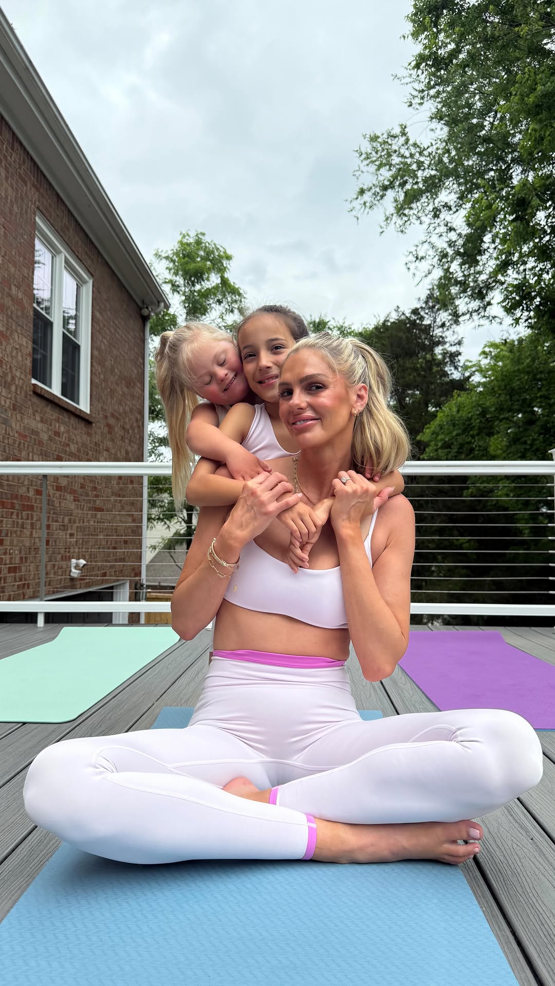Instagram post by @kirstinczernek for Fabletics. Caption reads: #fableticspartner Summer is in full swing over....