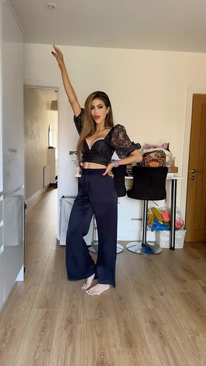 Instagram post by @vanityowl for Femme Luxe. Caption reads: [...] feeling got me like 😍😍😍😍😍 outfit....