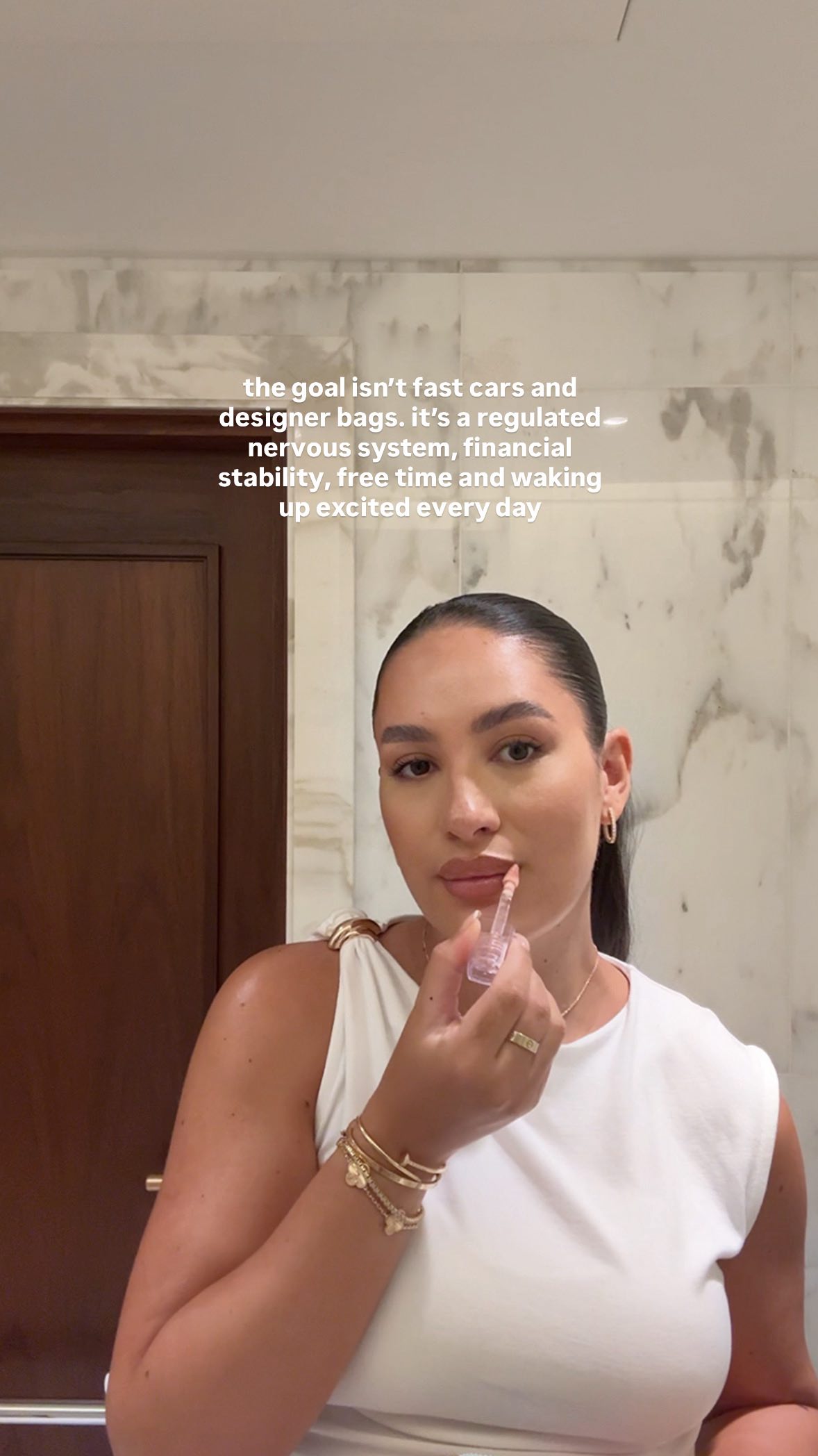 Instagram post by @taislany for SIF JAKOBS JEWELLERY. Caption reads: Living in peace is the biggest flex fr

Earrings....