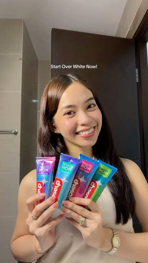 Instagram post by @gelamac_ for Closeup. Caption reads: [...] in the past. #StartOverWhiteNow with....