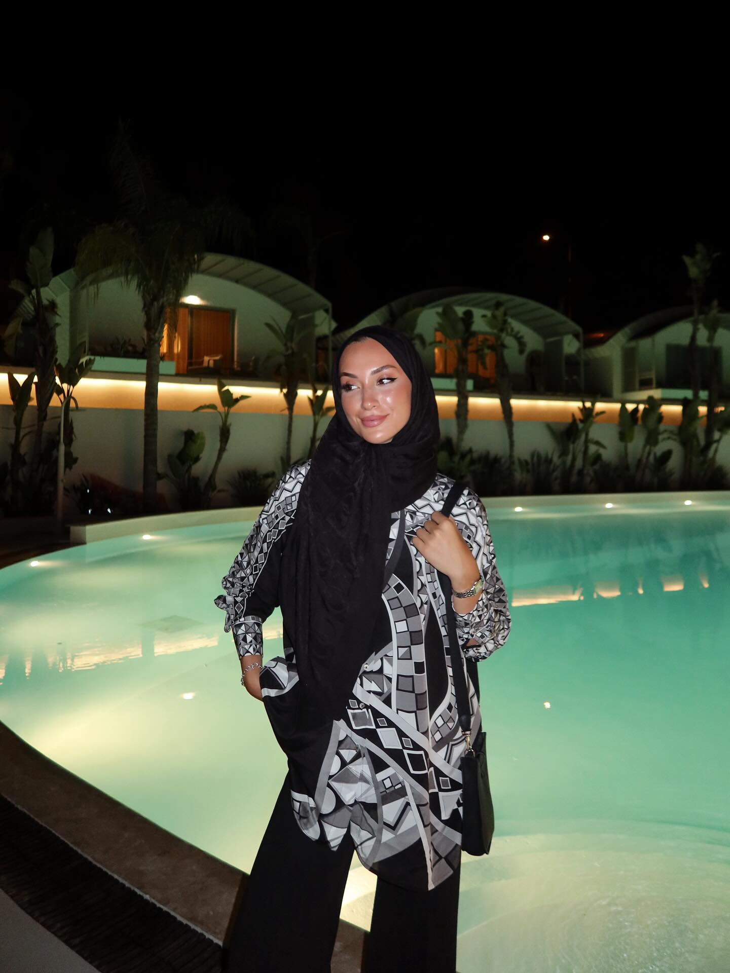 Instagram post by @senaseveer for Imannoor. Caption reads: about last night 🙂‍↔️🖤

@imannoor #reklam.