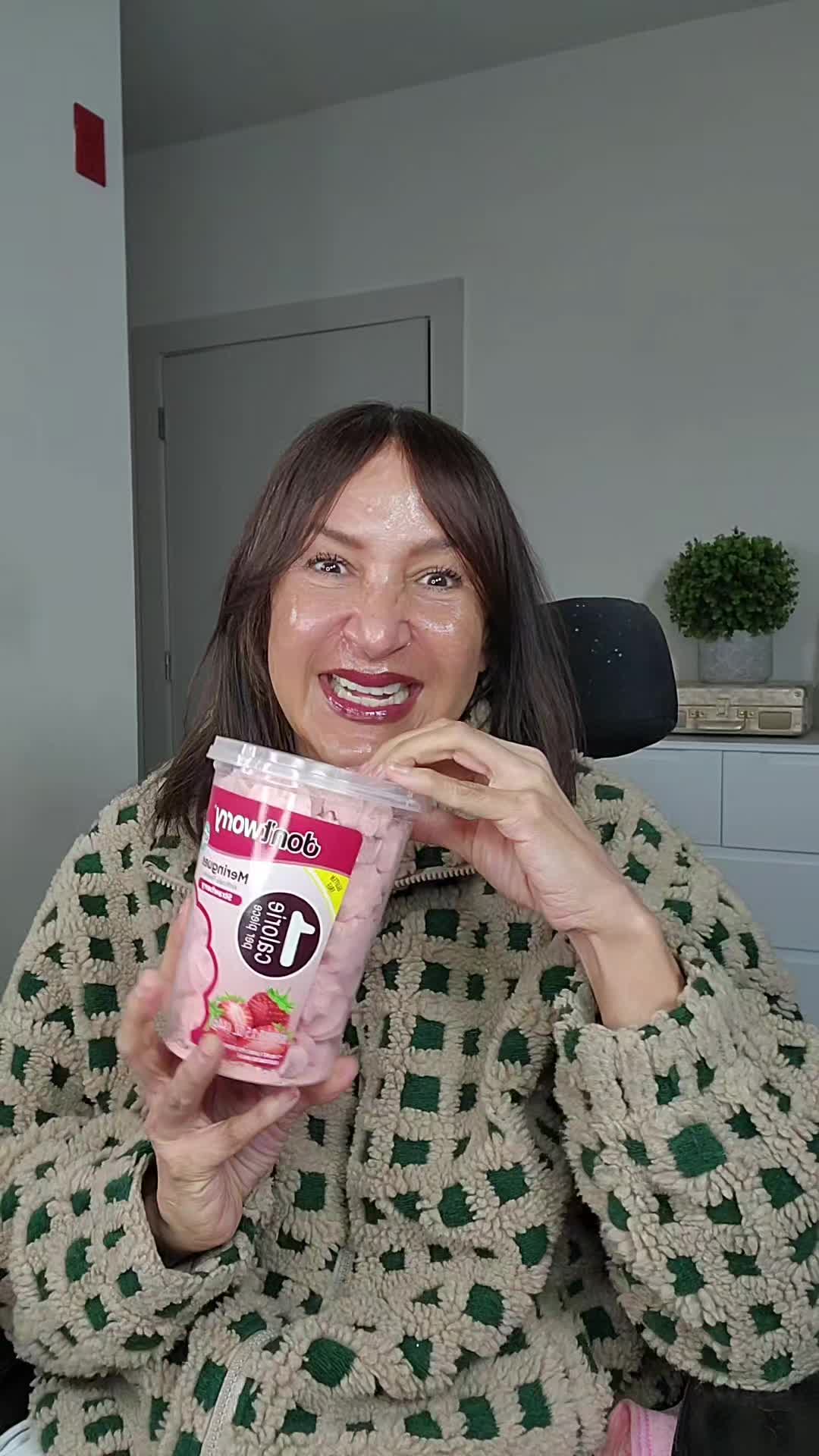 TikTok post by @eliazmx0 for dontworrysnacks. Caption reads: @dontworry snacks @dontworrysnacks.