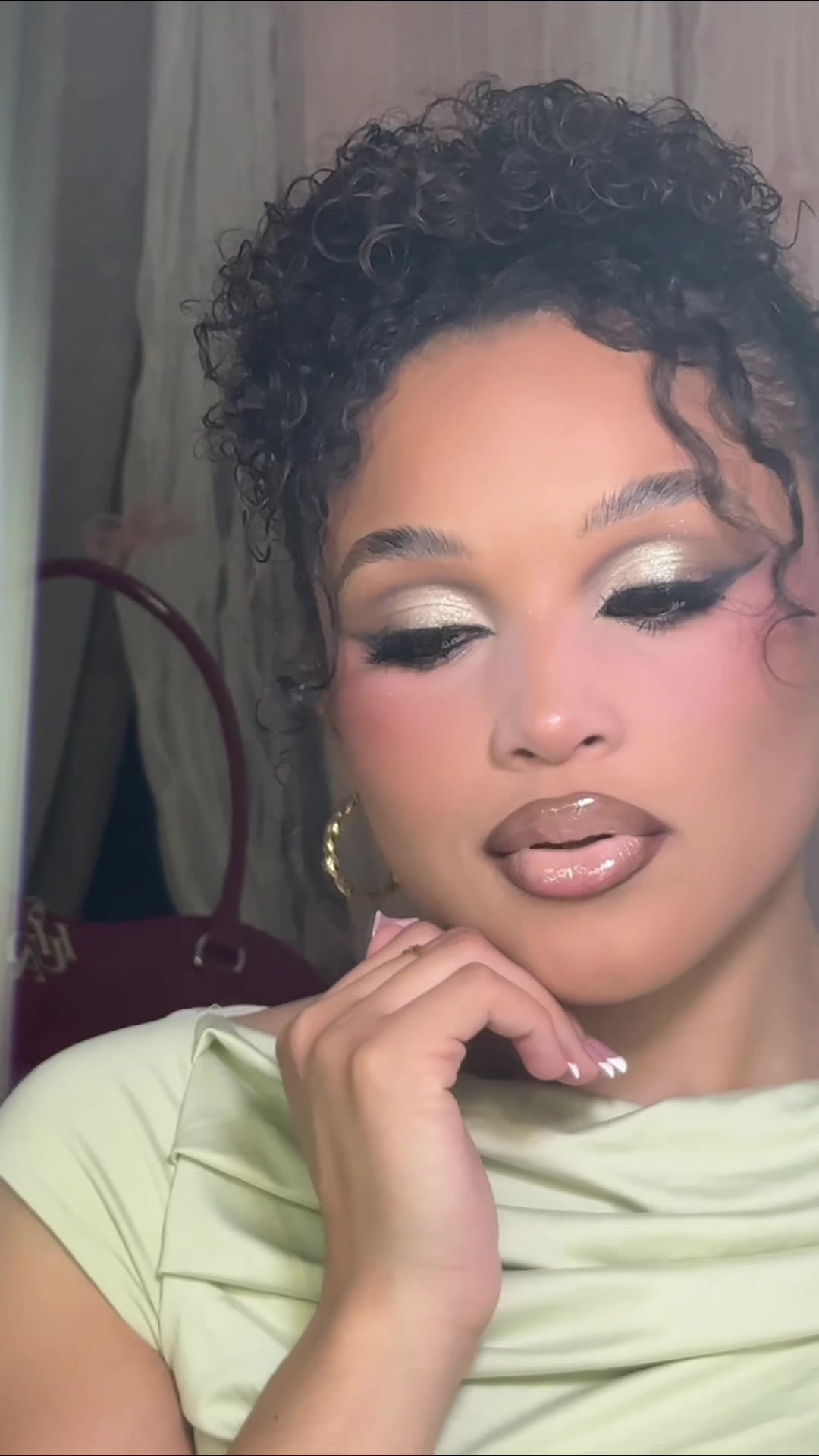 TikTok post by @makeupbyhaylie_ for Beauty Creations México. Caption reads: 🧚🏽‍♂️💞 @Beauty Creations Cosmetics magnetic....
