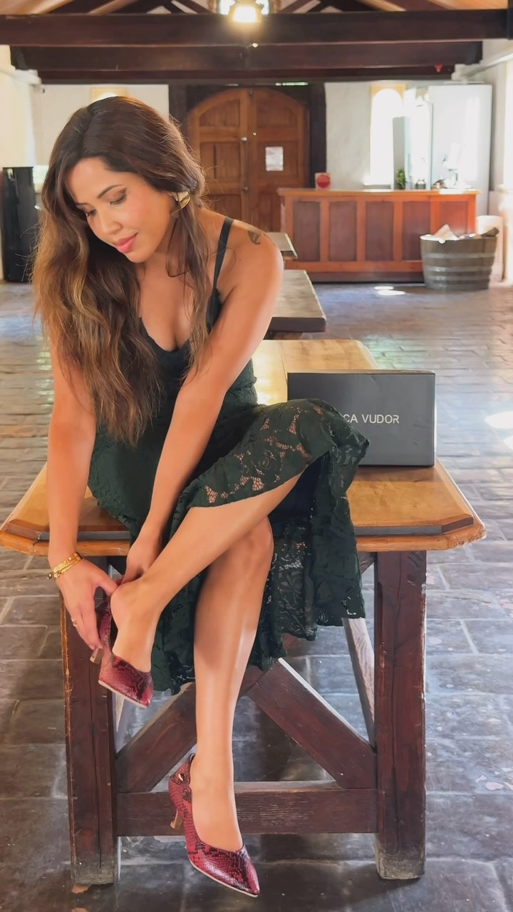 Instagram post by @reena_rbr for Lucca Vudor. Caption reads: Grwm in these gorgeous heels 👠 from @luccavudorsg....