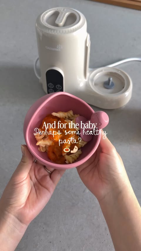 Instagram post by @withnidia_ for Banza. Caption reads: @eatbanza Healthy pasta for your baby! 6+ months.....