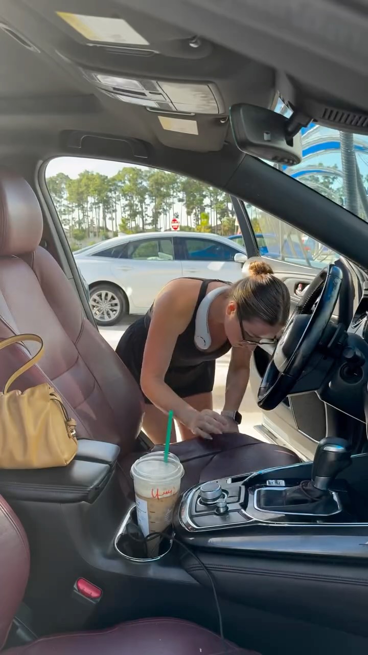 Instagram post by @rachelbreanna_ for Jisulife. Caption reads: [...] Florida heat. This month, @jisulife.official....