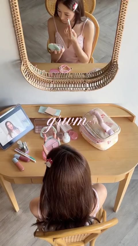 Instagram post by @beauxpench for Glad2Glow Thai. Caption reads: How can i explain this feeling to a man🎀🍧🕯️🪽....