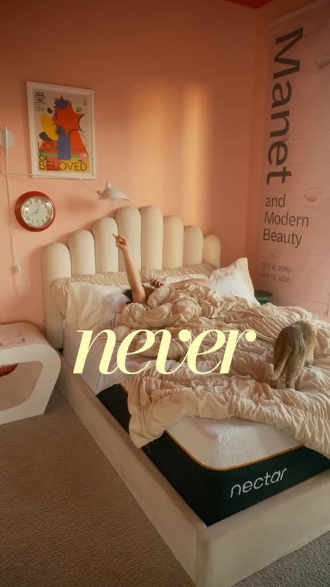 Instagram post by @kellmarcel for Nectar Sleep. Caption reads: [...] my mattress after 5 years and omg....