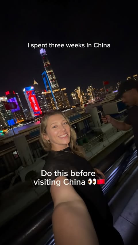 Instagram post by @summerkmorgan for Simify. Caption reads: [...] my code SUMMER15 for 15% your E-Sim with....