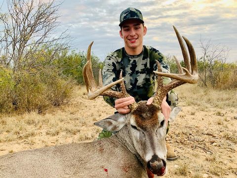 Instagram post by @itsnickwhip for Kuiu. Caption reads: [...] 6x5 whitetail folded at 150 yards. 🤙🏻....