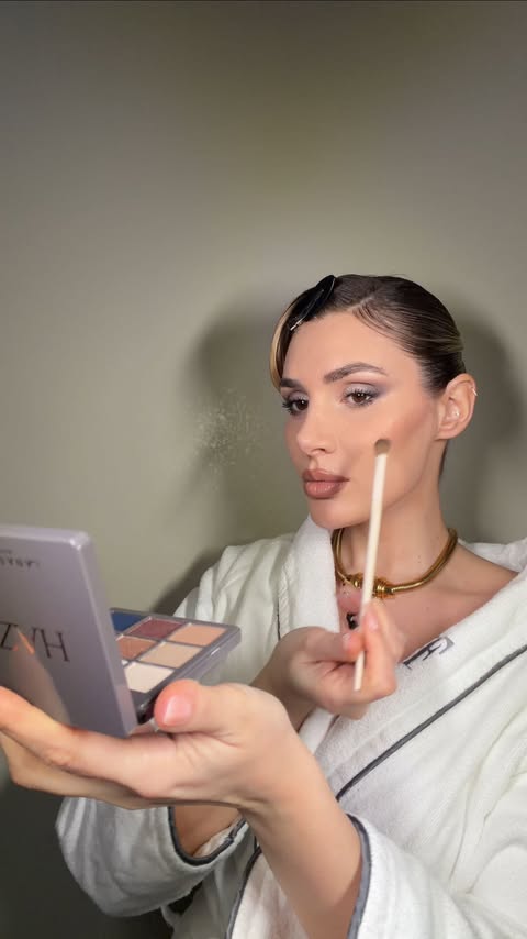 Instagram post by @cristinamusacchio for Anastasia Beverly Hills. Caption reads: [...] glam using the Haze Mini by....