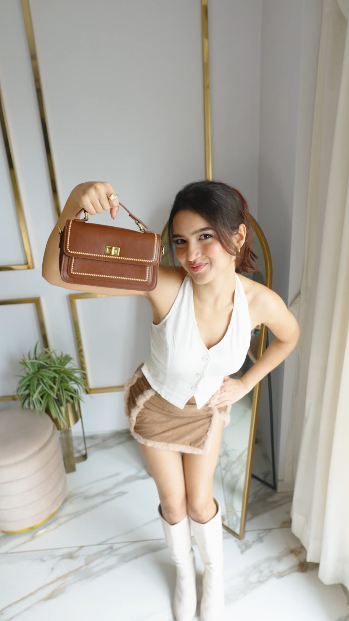 Instagram post by @yashikaaaaaaaaaaa for Dove India. Caption reads: [...] #ShakeItToWakeIt #DoveIndia #DoveHair....