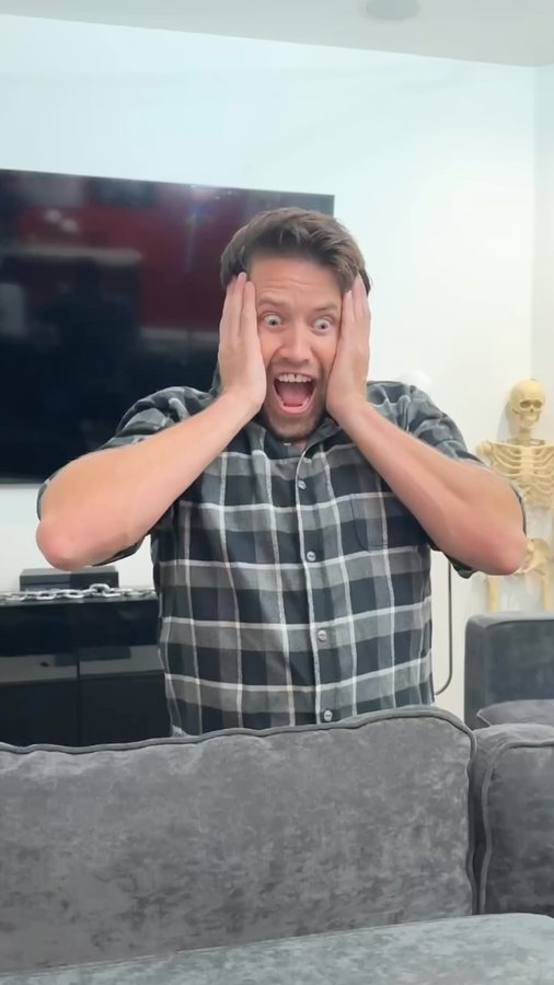 Instagram post by @nathanthecatlady for Litter Genie. Caption reads: [...] box isn’t that scary when I have....