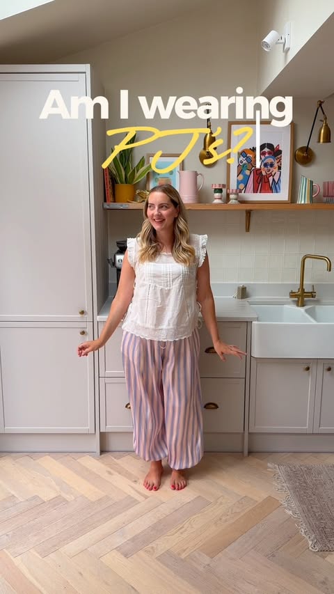 Instagram post by @leannedopaminedressing for Birkenstock. Caption reads: [...] before! Happy Friday lovelies✨ Shoes:....