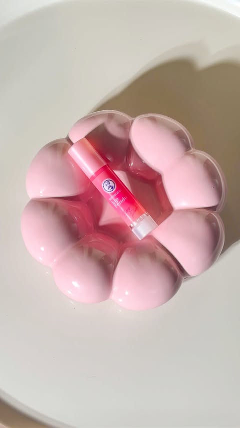 Instagram post by @grasiapper for YesStyle. Caption reads: [...] - Lip Fondue

🛍️Available on YesStyle. Use....