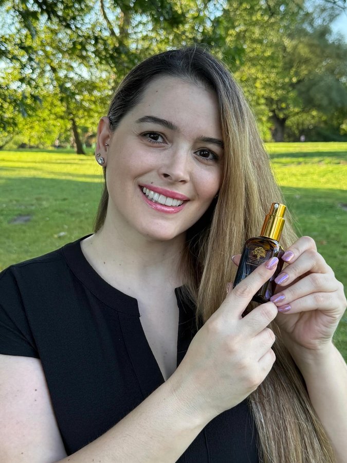 Instagram post by @amerikada_hayattt for Arganmidas. Caption reads: [...] I’m obsessed! ✨
I’ve been using the....