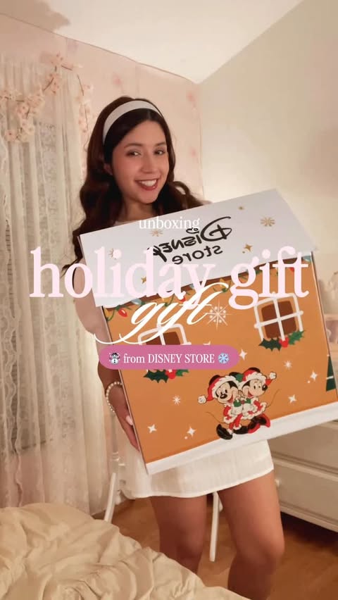 Instagram post by @xo.fatis for Disney Store. Caption reads: celebrating the holiday season with @disneystore ♡....