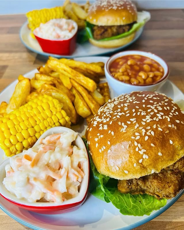 Instagram post by @mo_sw_diamond_target_member for Slimming World. Caption reads: SLIMMING WORLD KFC

When you fancy a big fat KFC....