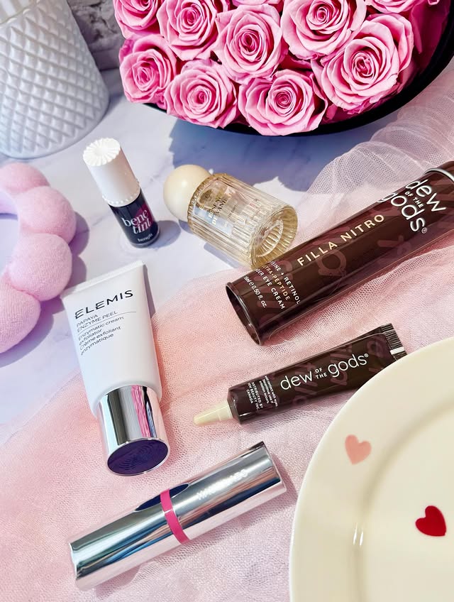 Instagram post by @cat_____lady for Dew of the Gods. Caption reads: [...] ->>> Essence De Vanille - $48 ✔️....