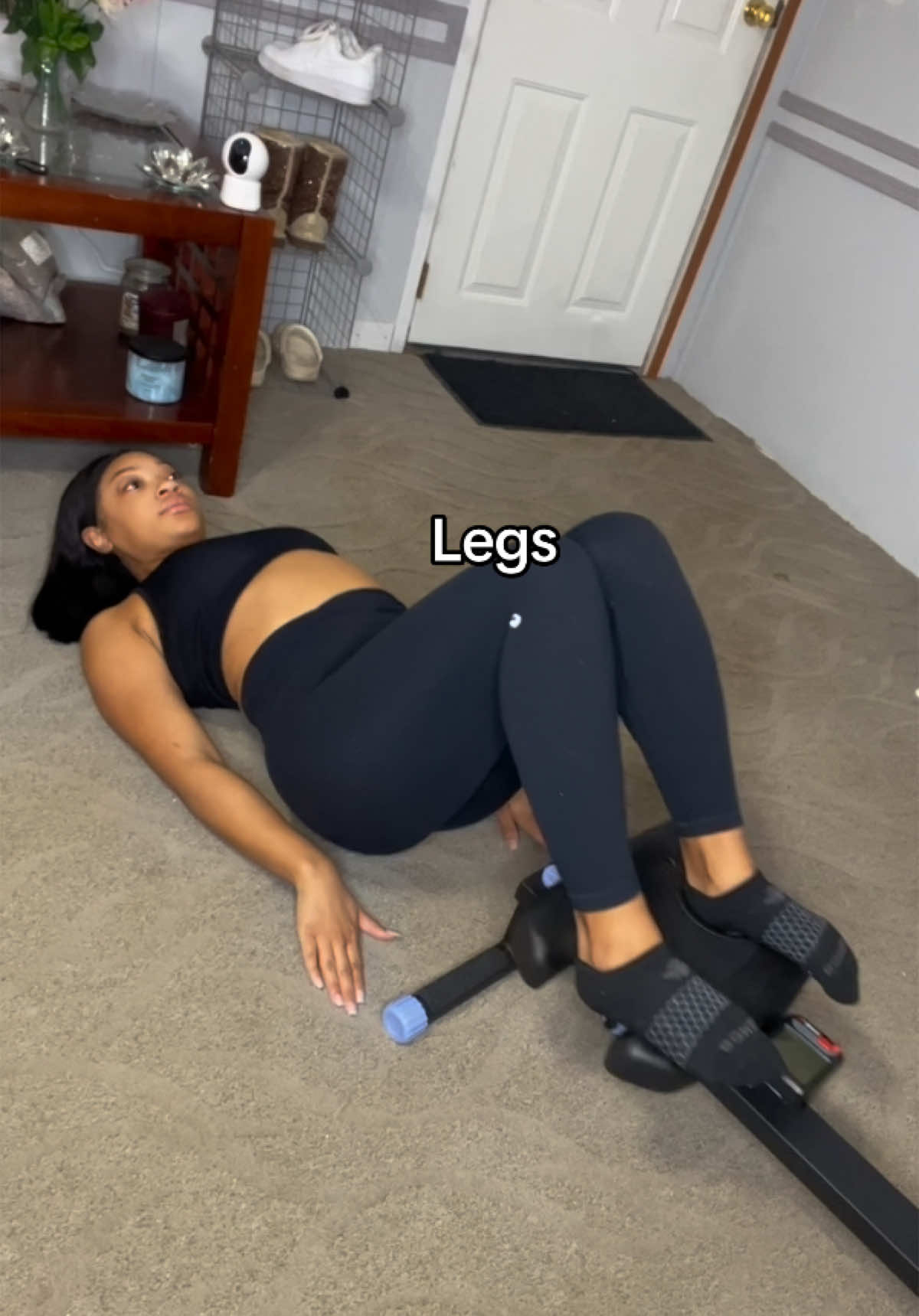 TikTok post by @sunjaiw for TOUSAINS. Caption reads: @TOUSAINS #exercise #exerciseequipment #abtrainer....