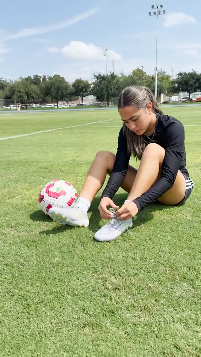 Instagram post by @miavillalpandoo for Invisalign. Caption reads: Stay ready on and off the field 🤞 @invisalign....