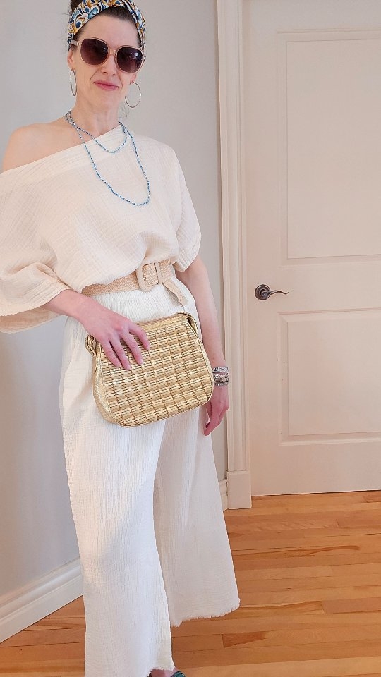 Instagram post by @starrysky_style for Pokoloko. Caption reads: [...] set from sustainable Canadian brand....
