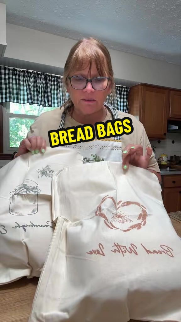 TikTok post by @dream.lester for JoeCo. Caption reads: [...] #breadbags #tiktokshop #fyp #foryoupage....
