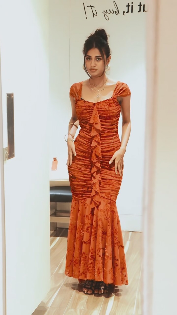 Instagram post by @hitakkshi for Vero Moda. Caption reads: A little fashion, a little fragrance, a little....